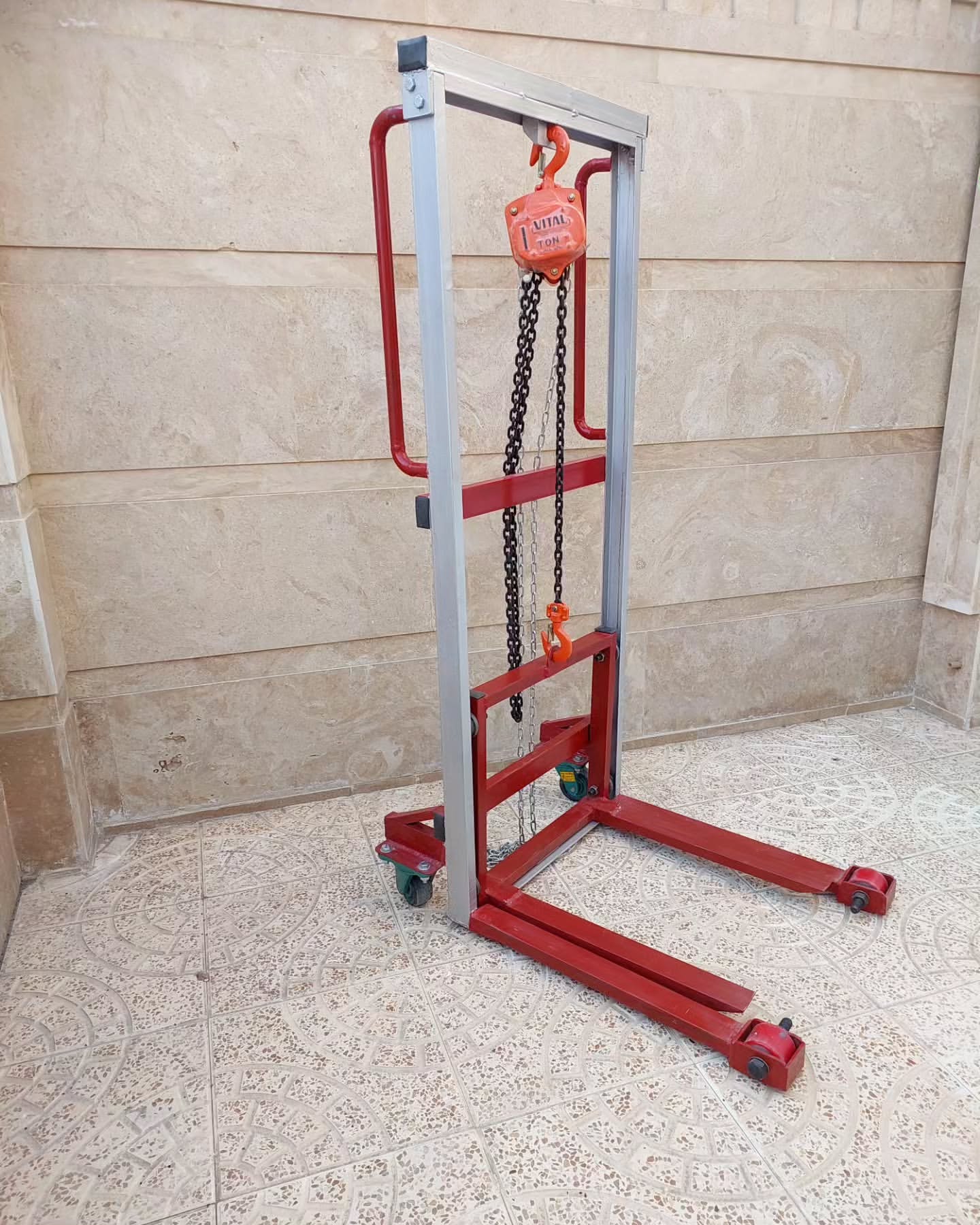 لیفتراک دستی با جرثقیل زنجیره ای دیلمان صنعت مدل PE-301